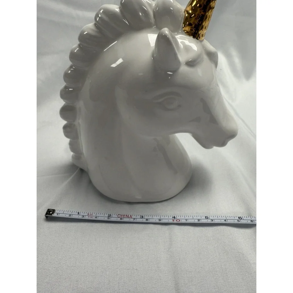 N/A white ceramic